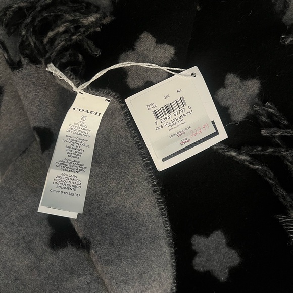 NWT Coach Stars Oversized Muffler with Pockets - Black and Gray - Picture 7 of 7